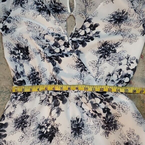 Free People Romper with Button Down Back and Long Sheer Sleeves Size S - Picture 12 of 16